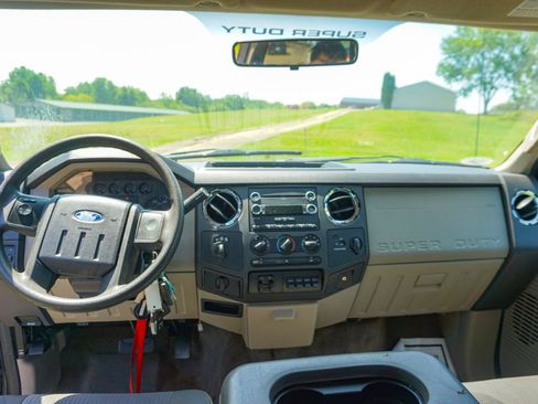 Used 2010 Ford F250 Lariat AWD/4WD image 9
