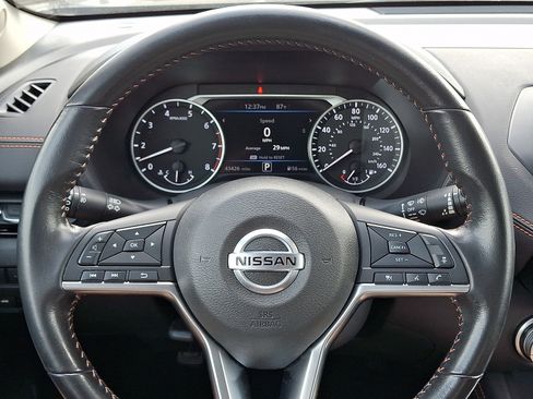 Certified 2022 Nissan Sentra SR w/ Midnight Edition FWD image 19