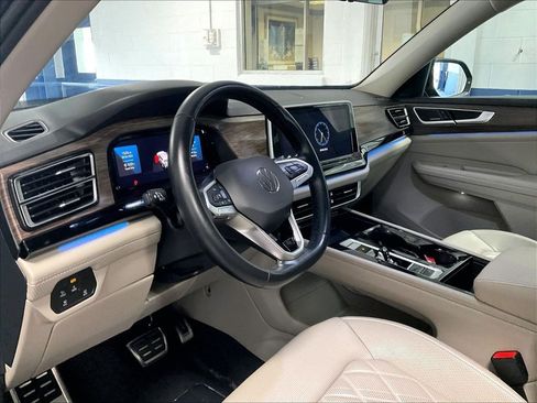 Used 2024 Volkswagen Atlas SEL Premium R-Line AWD/4WD image 8