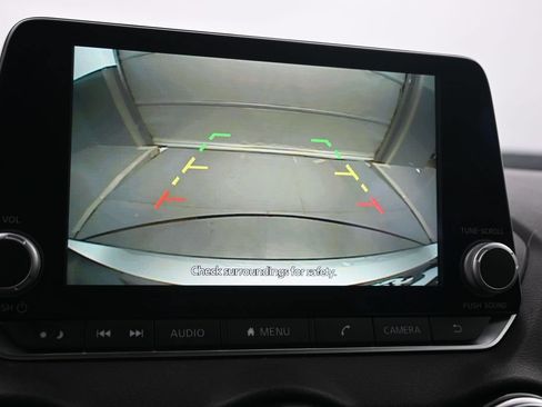 Used 2024 Nissan Sentra SV FWD image 19