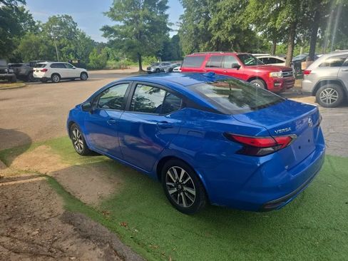 Used 2021 Nissan Versa SV FWD image 21