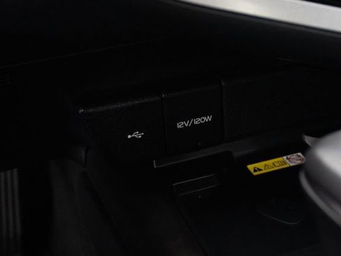 Used 2022 Toyota Camry XSE w/ Navigation Package FWD image 10