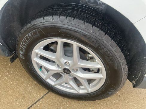 Used 2024 Ford Edge SEL image 26