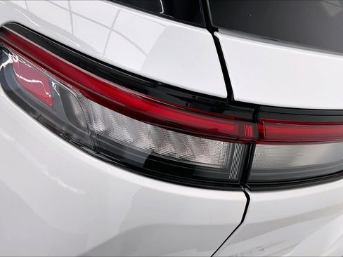 New 2025 Jeep Grand Cherokee Laredo X w/ Luxury Tech Group I image 16