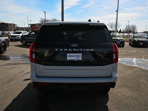 Certified 2025 Ford Expedition Active image 6