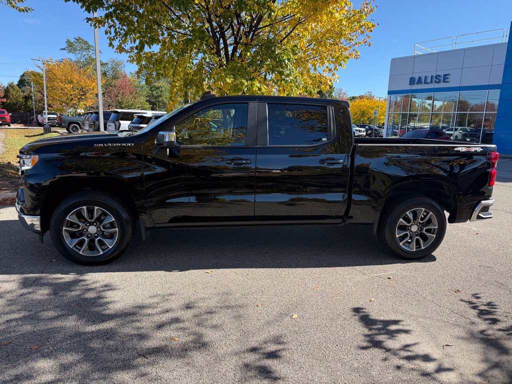 Used 2023 Chevrolet Silverado 1500 LT AWD/4WD image 2
