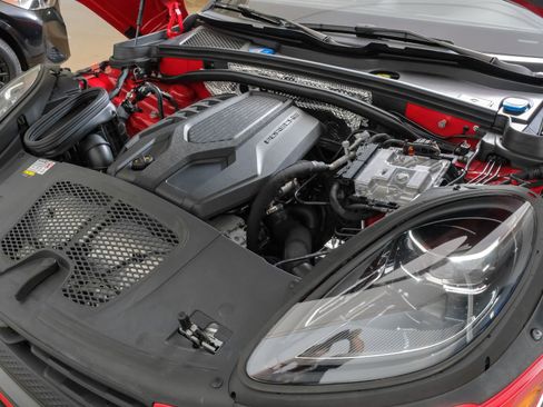 Used 2023 Porsche Macan Turbo AWD/4WD image 55