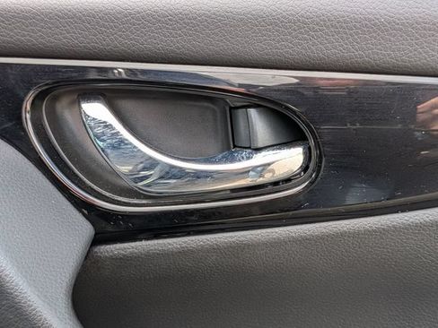 Used 2022 Nissan Rogue Sport SV FWD image 36