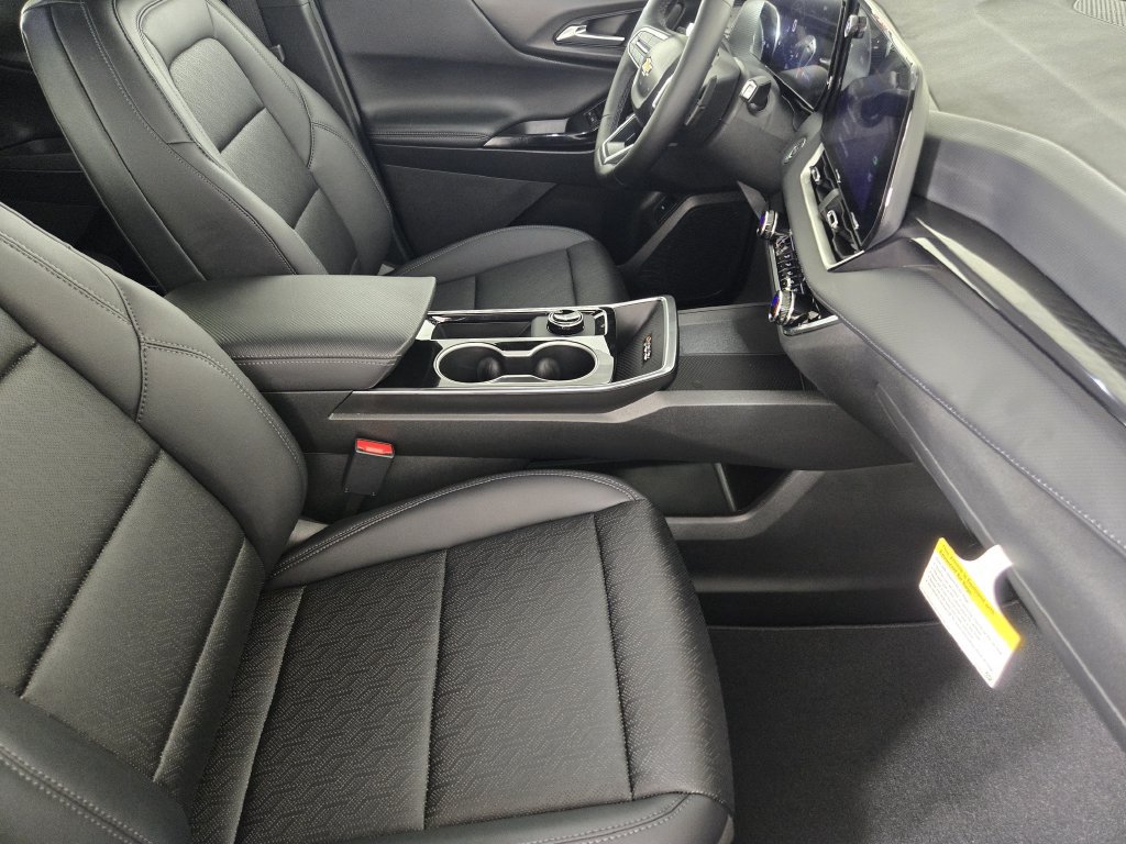 New 2026 Chevrolet Equinox LT w/ Convenience Package II FWD image 16