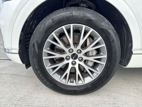 Used 2025 Genesis GV80 2.5T Standard AWD/4WD image 10