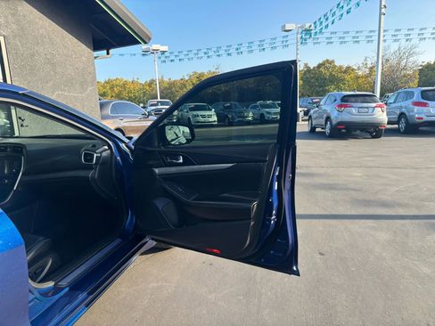 Used 2018 Nissan Maxima 3.5 SV image 13