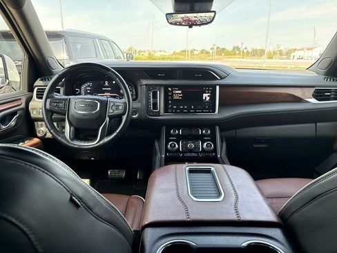 Used 2023 GMC Yukon Denali Ultimate image 16
