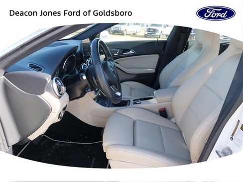 Used 2019 Mercedes-Benz CLA 250 CLA 250 image 14