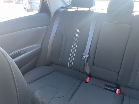 Used 2025 Hyundai Elantra SEL image 42