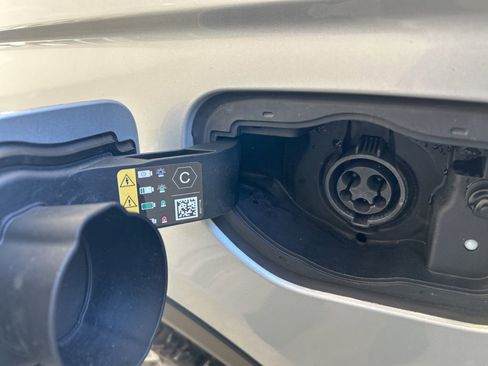 Used 2022 Jeep Grand Cherokee Trailhawk w/ Advanced Protech Group II image 23