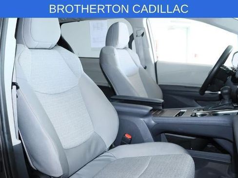 Used 2024 Toyota Sienna LE AWD/4WD image 22