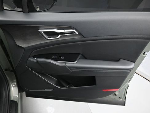 Used 2025 Kia Sportage X-Line w/ Premium Package image 37