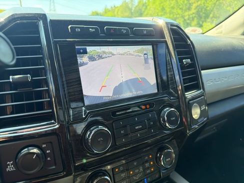 Used 2020 Ford F250 Lariat w/ Lariat Ultimate Package AWD/4WD image 36
