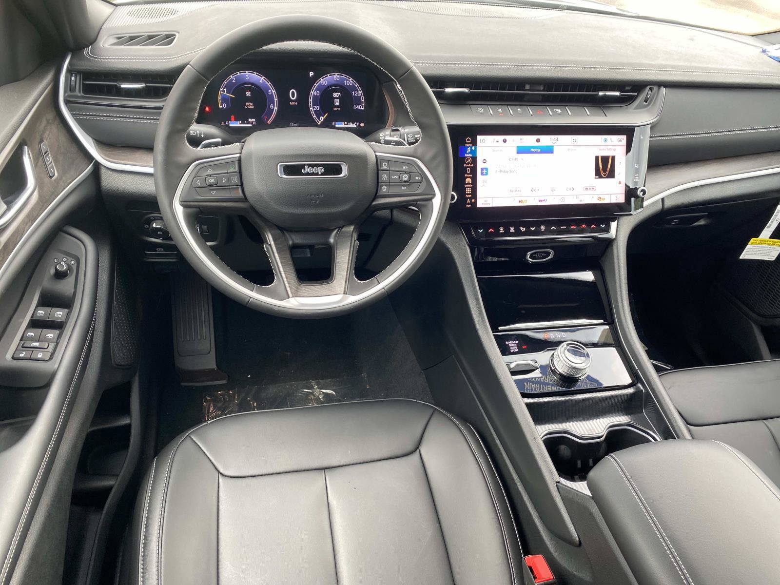 New 2027 Jeep Grand Cherokee Limited AWD/4WD image 11