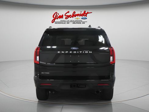 Used 2025 Ford Expedition Active AWD/4WD image 5