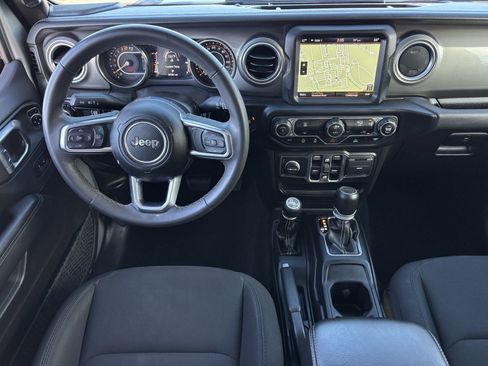 Used 2023 Jeep Gladiator Overland image 3