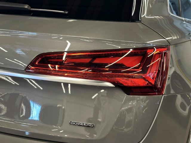 Certified 2023 Audi Q5 2.0T Premium w/ Convenience Package AWD/4WD image 9