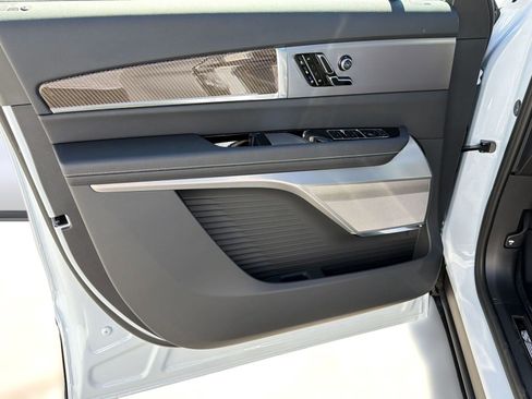 New 2026 Cadillac Vistiq Luxury w/ LPO, Floor Liner Package AWD/4WD image 21