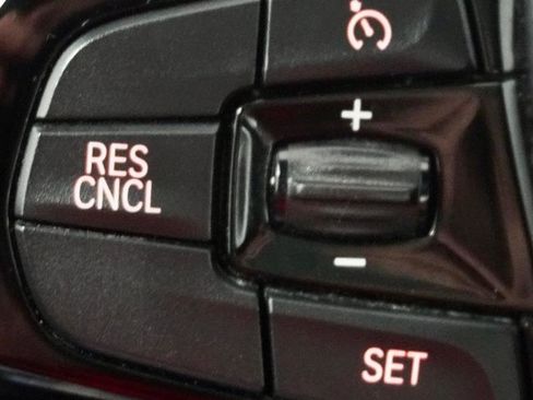 Used 2019 BMW 530e w/ Convenience Package image 30