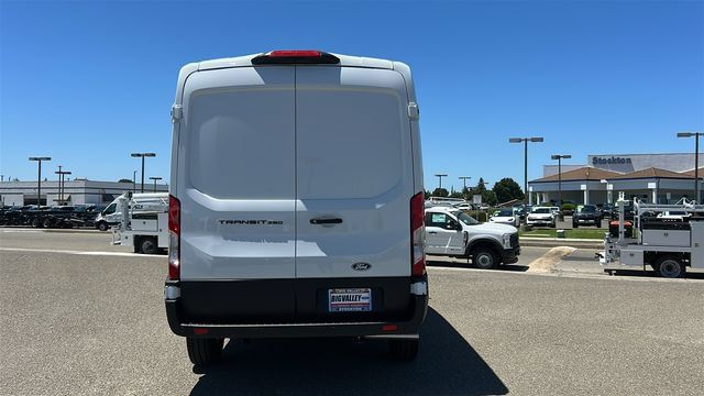 New 2026 Ford Transit 250 148 Medium Roof w/ Load Area Protection Package RWD image 4