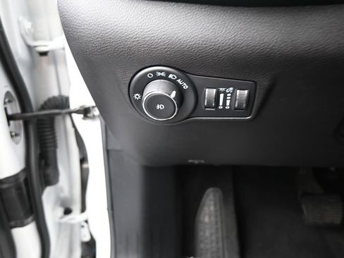 Used 2023 Jeep Compass Altitude image 31