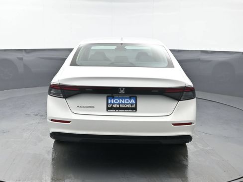 Used 2023 Honda Accord EX image 4