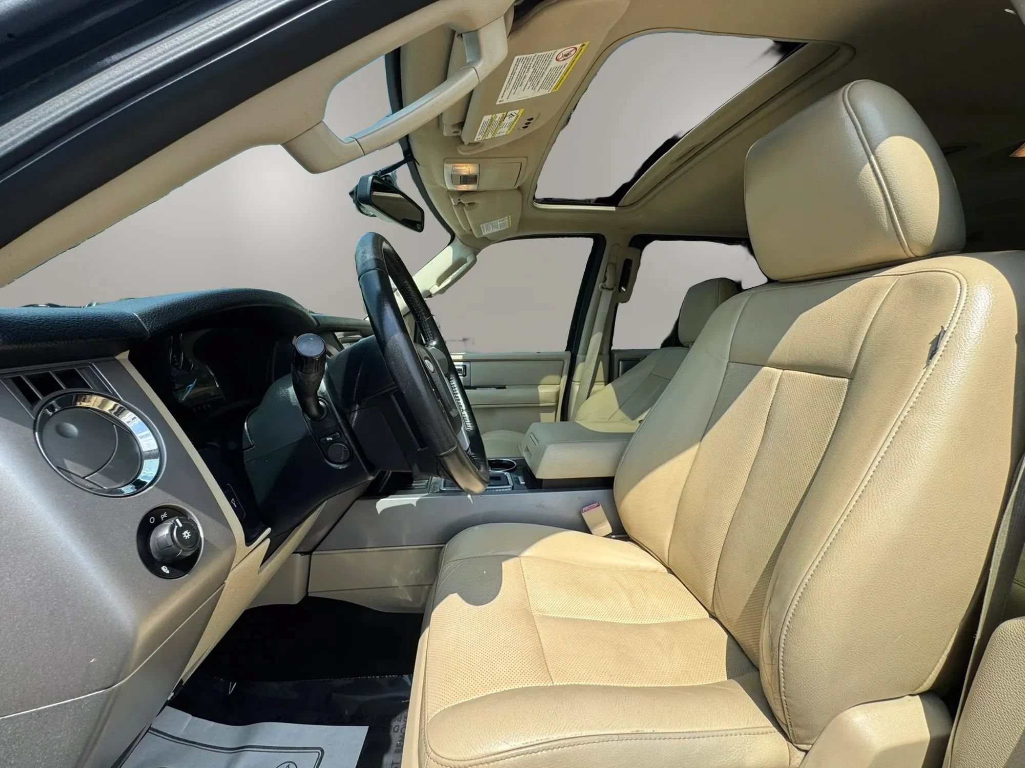 Used 2017 Ford Expedition Limited RWD image 11