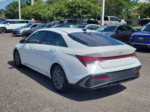 Used 2024 Hyundai Elantra SEL FWD image 8