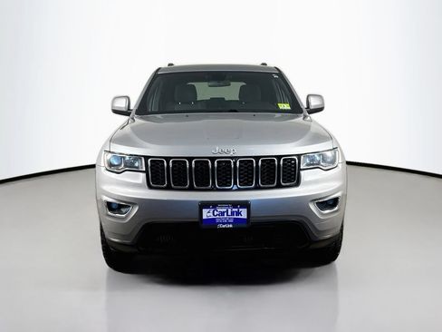 Used 2019 Jeep Grand Cherokee Laredo AWD/4WD image 2