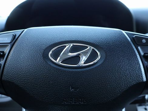 Certified 2022 Hyundai Venue SEL image 28