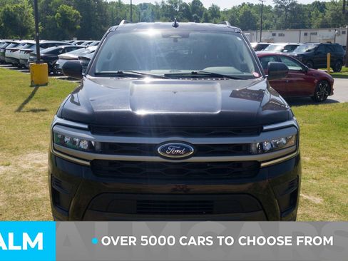 Used 2024 Ford Expedition XLT AWD/4WD image 3