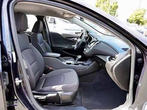 Used 2023 Chevrolet Malibu LT w/ Driver Confidence Package FWD image 11