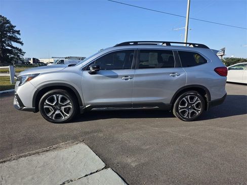 Used 2024 Subaru Ascent Limited w/ Technology Package image 5