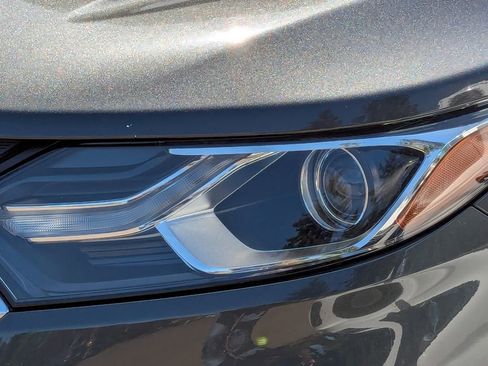 Used 2018 Chevrolet Equinox LT FWD image 15