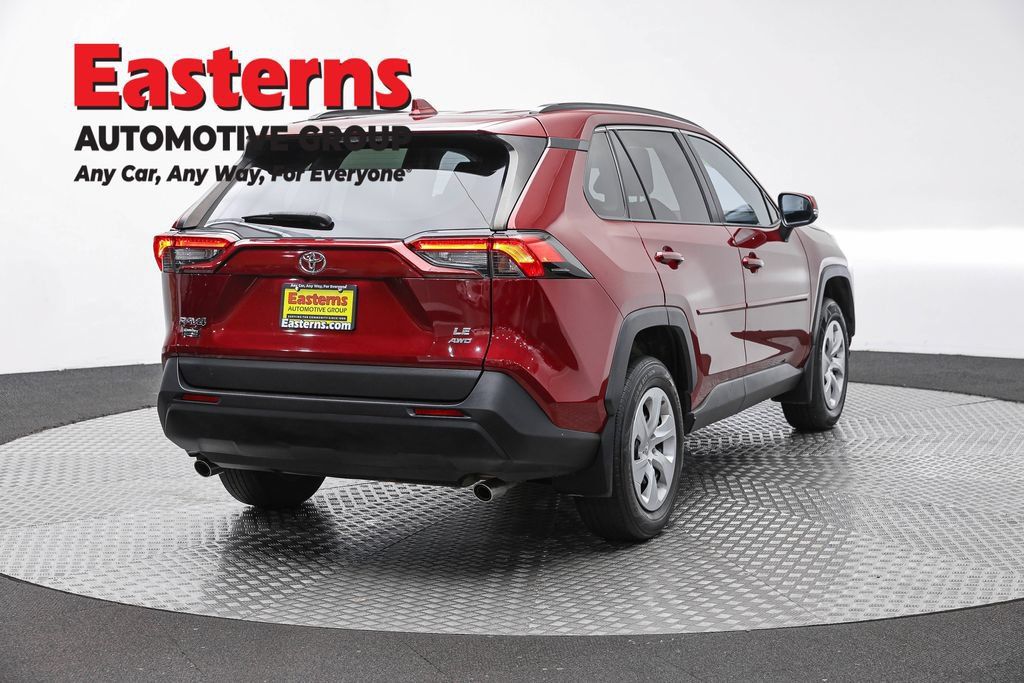 Used 2021 Toyota RAV4 LE AWD/4WD image 5