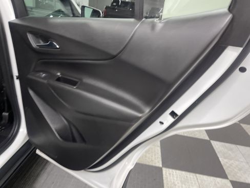 Used 2019 Chevrolet Equinox LT FWD image 19