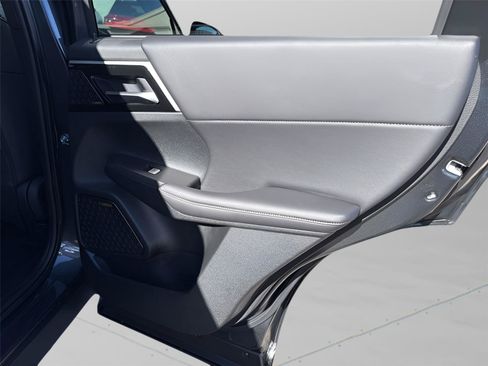 New 2026 Mitsubishi Outlander SE FWD image 32