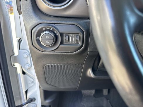 Used 2021 Jeep Gladiator Willys image 30