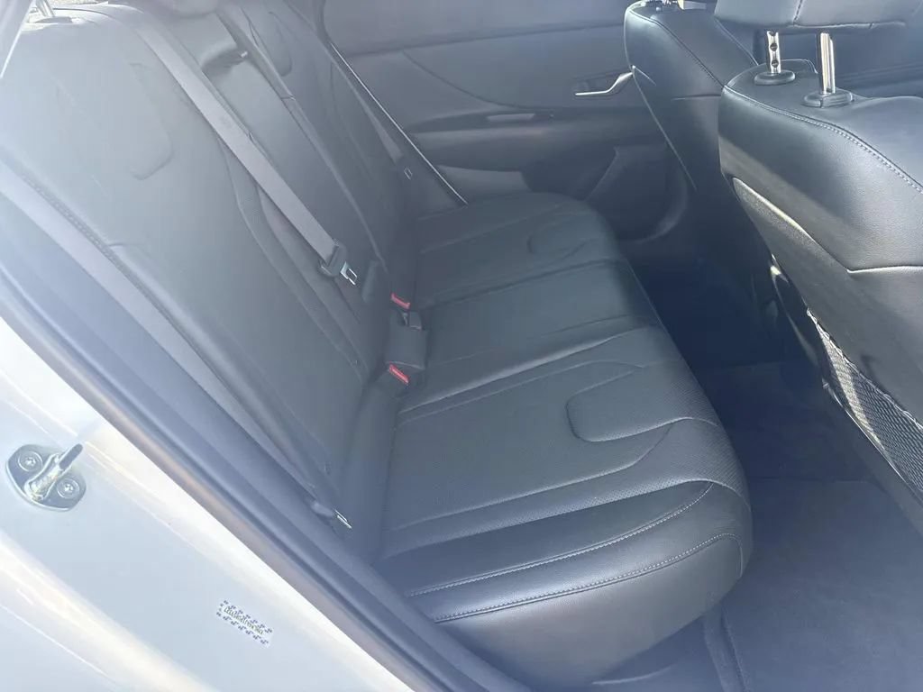 Used 2023 Hyundai Elantra Limited w/ Preferred Accessory Package FWD image 22