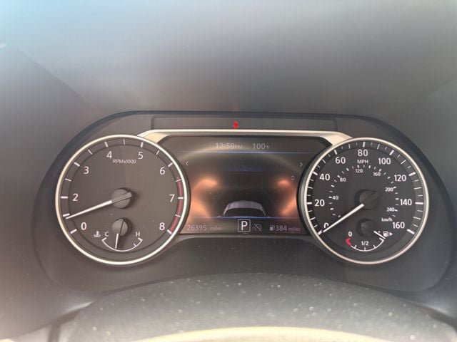 Used 2025 Nissan Sentra SV FWD image 3