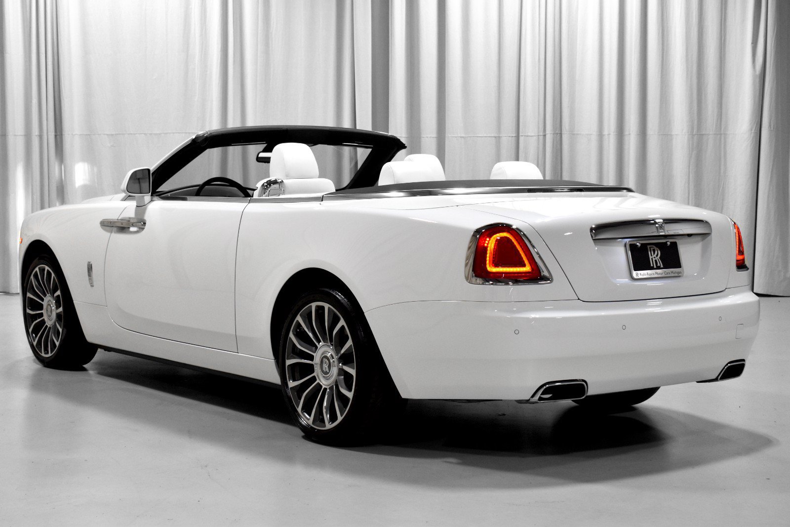 Certified 2020 Rolls-Royce Dawn RWD image 9