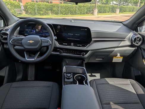 New 2027 Chevrolet Equinox LT FWD image 11