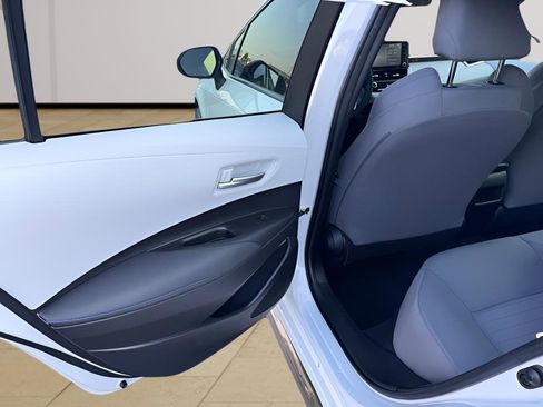 Used 2022 Toyota Corolla SE image 32