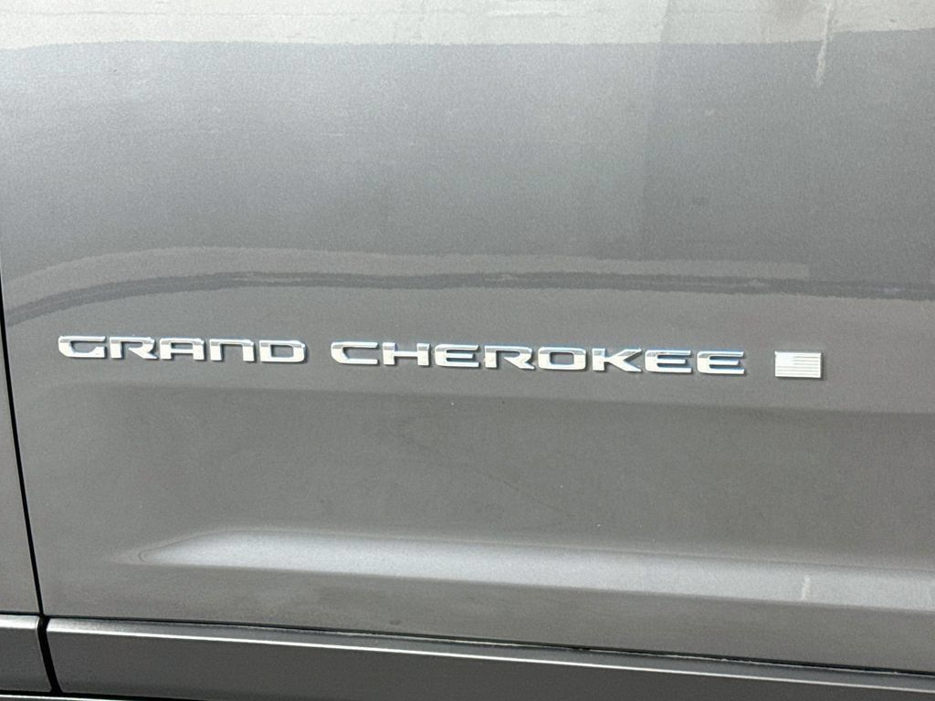 Used 2023 Jeep Grand Cherokee 4WD 4xe image 10
