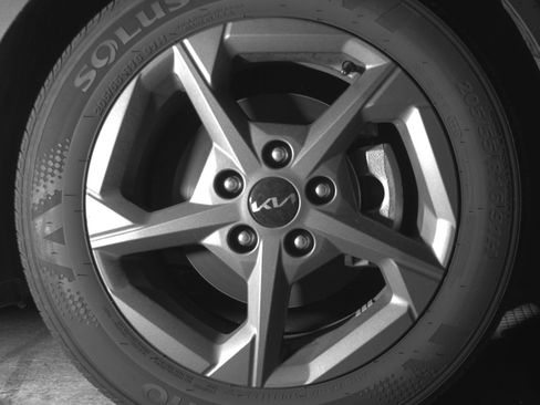 Used 2025 Kia K4 LXS image 13